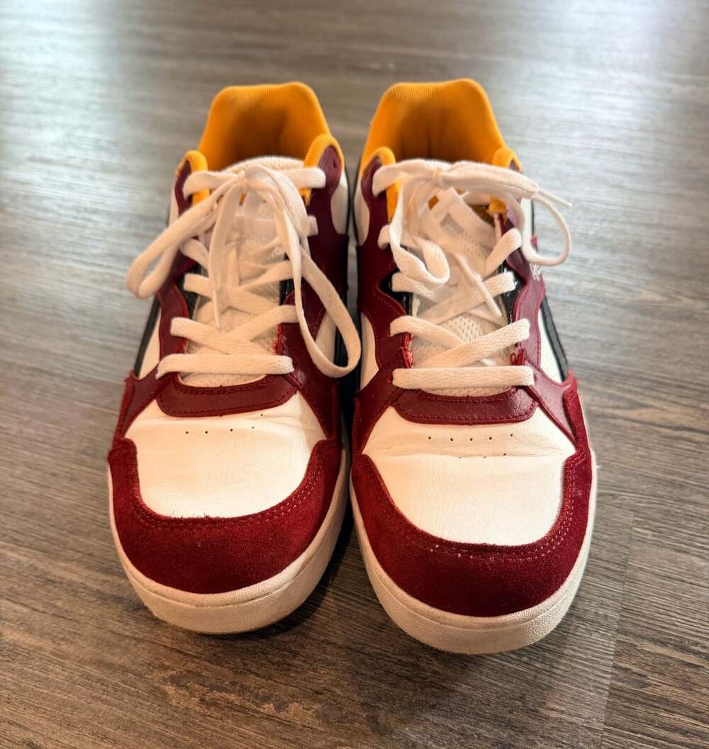 Reebok BB 4000 II Size 10 White Burgundy Yellow Leather Sneakers